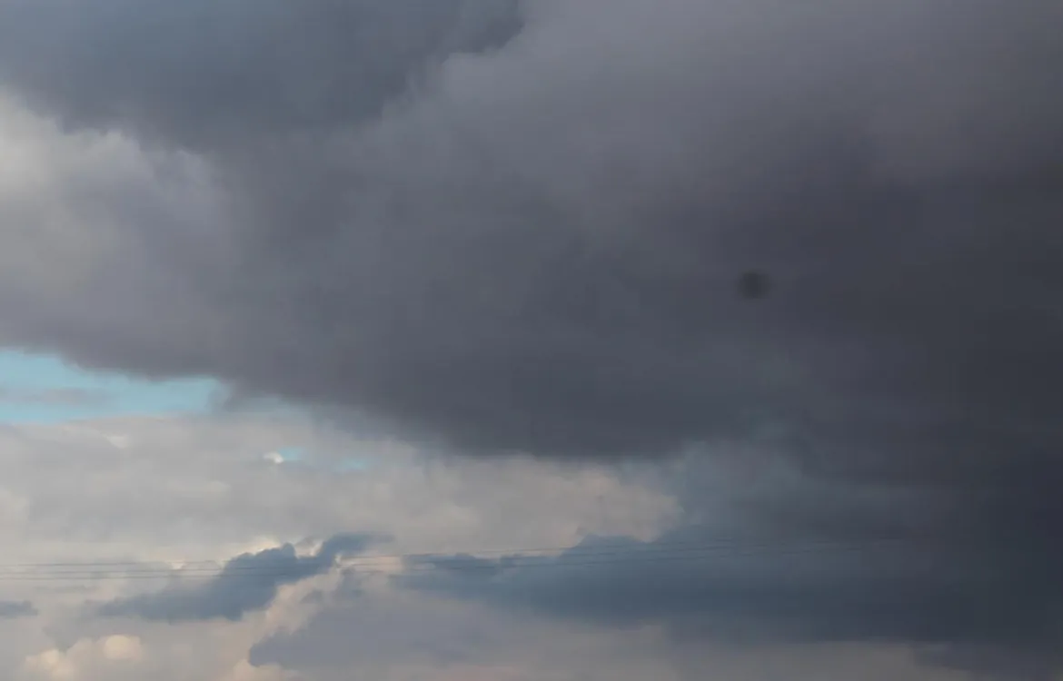 Lluvias en Málaga y temperaturas altas para la época en el litoral este jueves