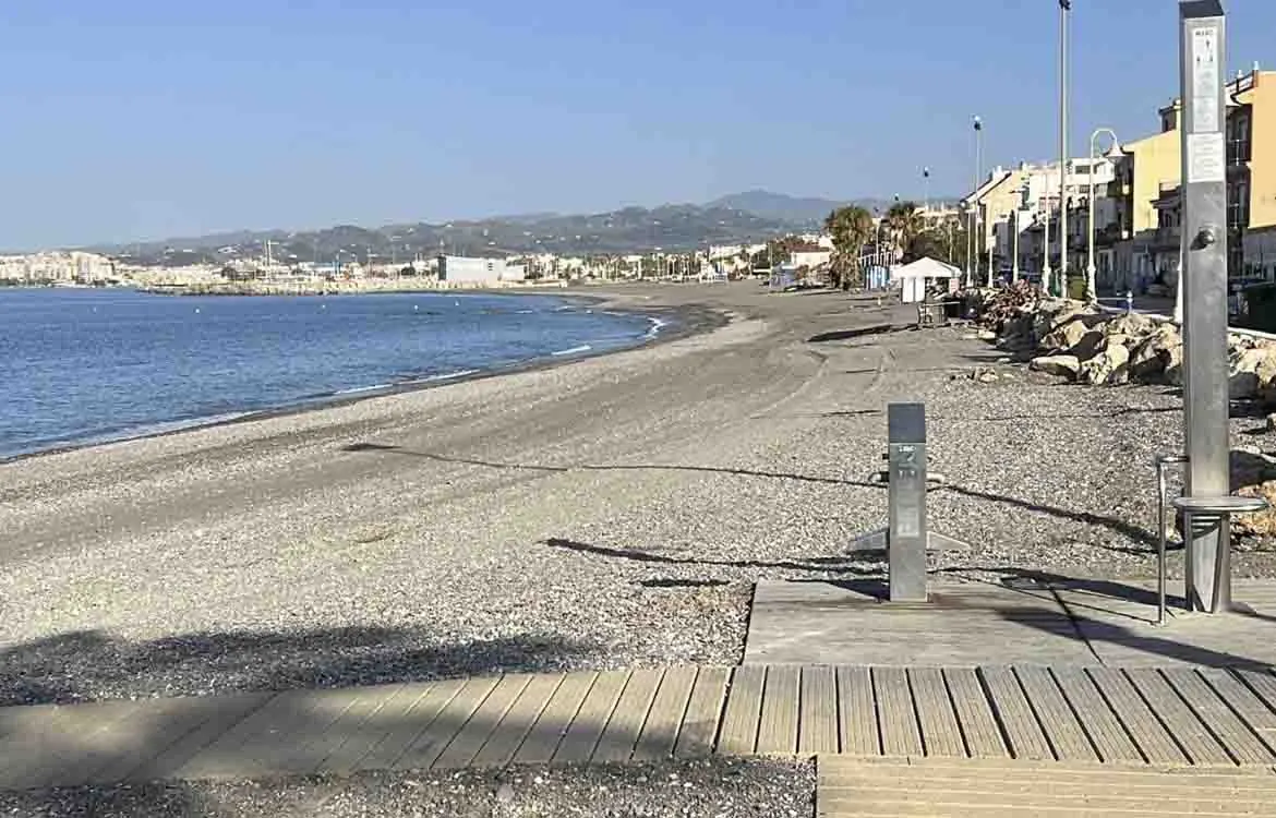 Hallan a una mujer de 77 años muerta en condiciones deplorables en su vivienda de Algarrobo-Costa