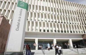 Acusada una trama por delito ambiental y estafa al almacenar y vender neumáticos no aptos para uso en Málaga