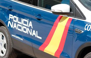 Detenido por asaltar en la calle a una mujer y a otra en un establecimiento con la técnica del mataleón