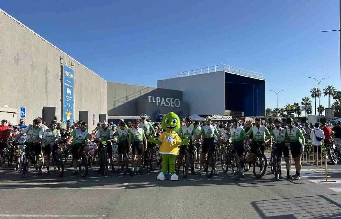 El Día del Pedal ha congregado a alrededor de un millar de ciclistas en El Puerto