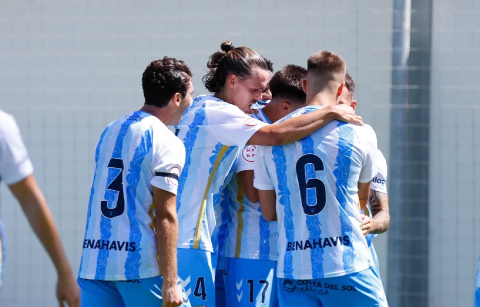 El Malagueño golea al Motril y afianza su liderato (5-0)