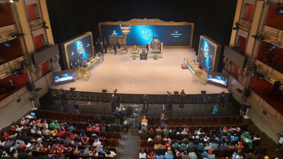 Sigue el sorteo del Teatro Real