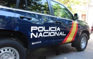 Detienen a un conductor de VTC por la agresión a un taxista en el Aeropuerto de Málaga