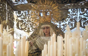 101 Sevilla retransmite en directo el traslado de regreso de la Esperanza de Triana