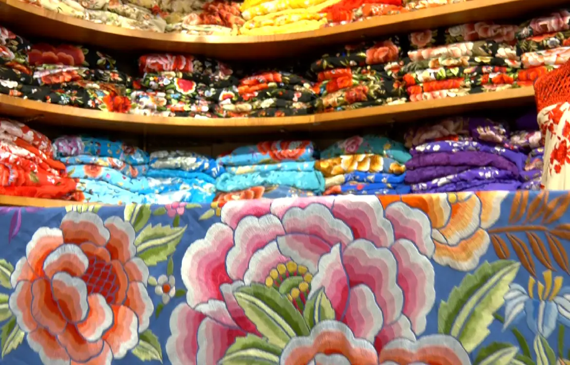 Foronda, 102 años de sus mantones de Manila