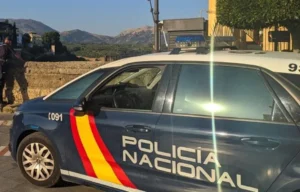 Detienen a dos personas tras frustrar un robo en un supermercado de Ronda