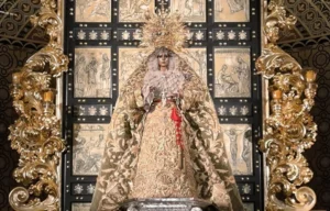 Dónde se ubicará la Virgen de la Esperanza durante su veneración en la Catedral de Málaga