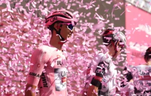 ¿Quién es Isaac del Toro, el joven mexicano de la maglia rosa que revoluciona el ciclismo?