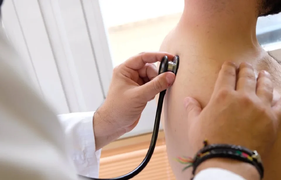 Andalucía lidera en número de médicos mayores de 65 años dentro del sistema sanitario nacional