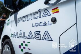 Detenido un hombre en Málaga tras prender fuego a tres contenedores de basura