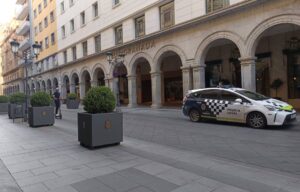 policia calle ganivet granada - foto mjramirez