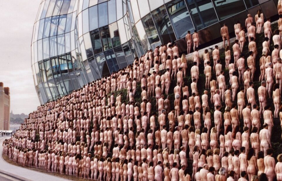 spencer tunick foto posado desnudos