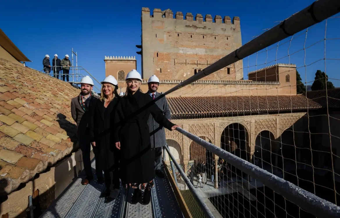 La restauración de las cubiertas del Mexuar y los Palacios Nazaríes alcanza ya el 60% de ejecución