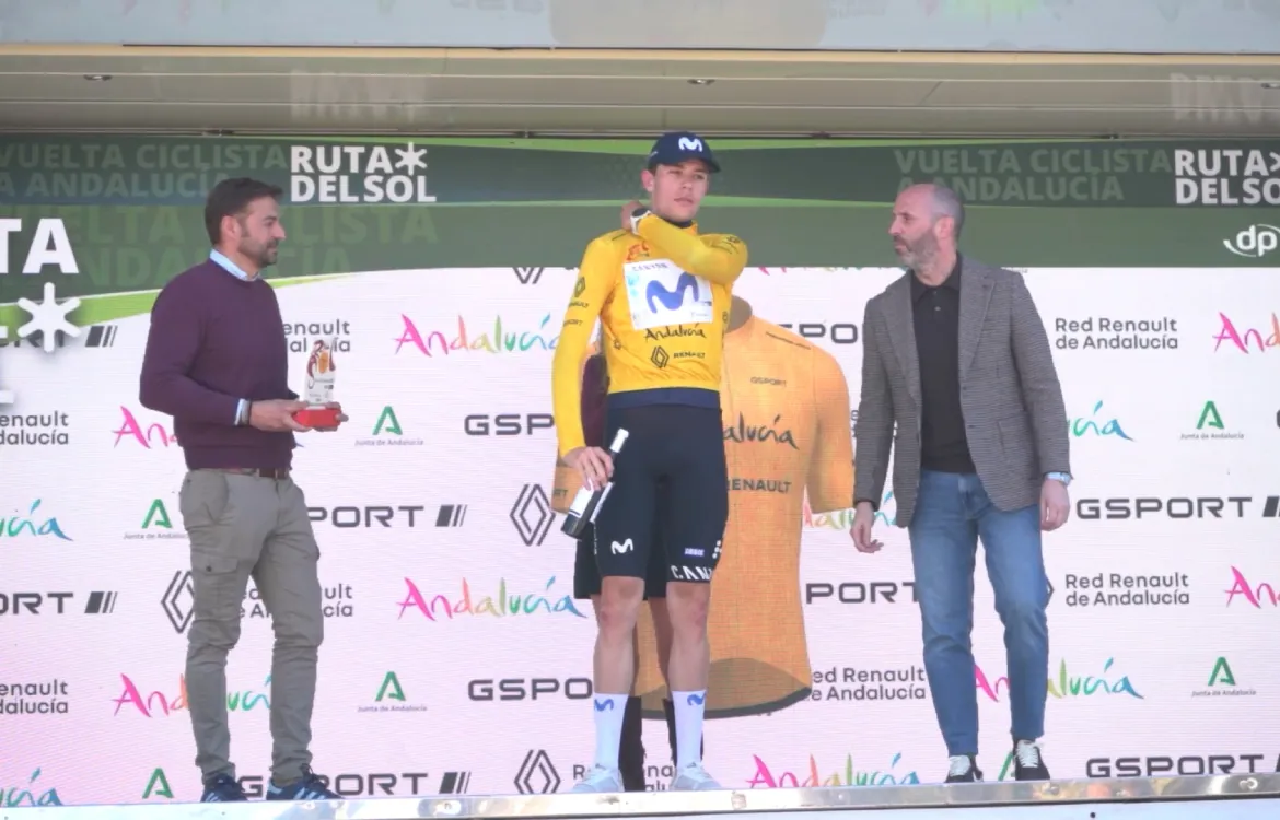 Tom Crabbe gana al sprint en Pozoblanco y Romeo conserva el liderato a un día del final de la Vuelta Ciclista a Andalucía