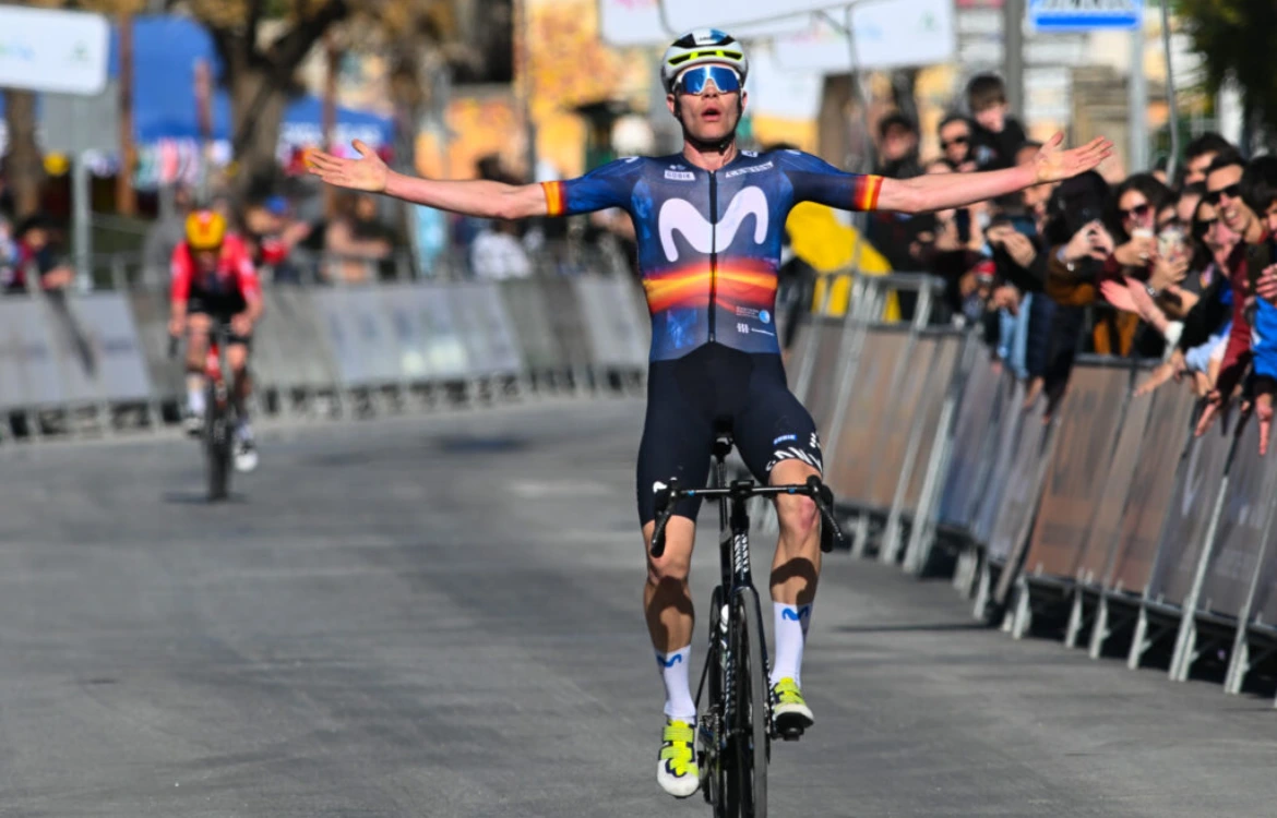 Iván Romeo (Movistar) arrasa en la segunda etapa de la Vuelta Andalucía