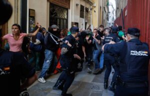 disturbios mitin vox granada - foto europapress
