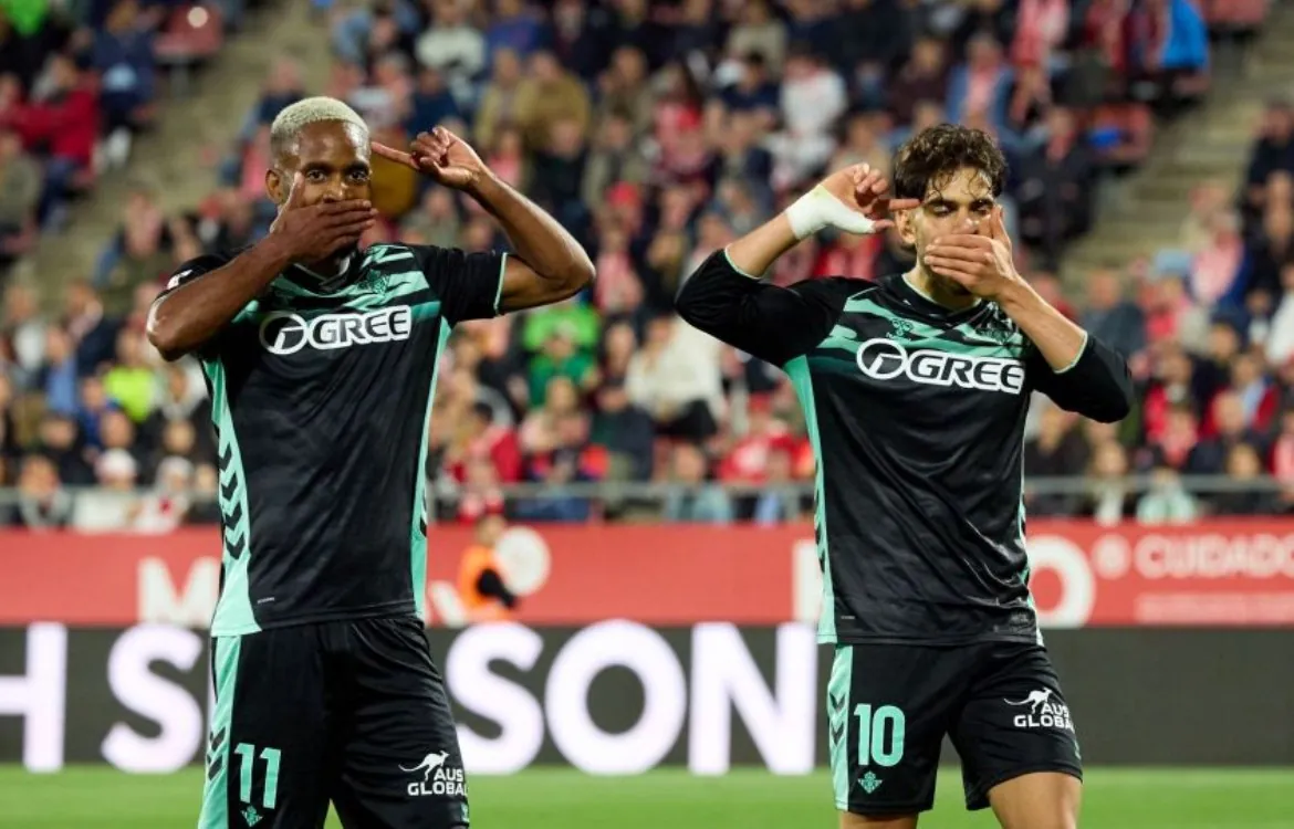 El Betis golpea más fuerte y se reencuentra con la victoria más de dos meses después (2-3)