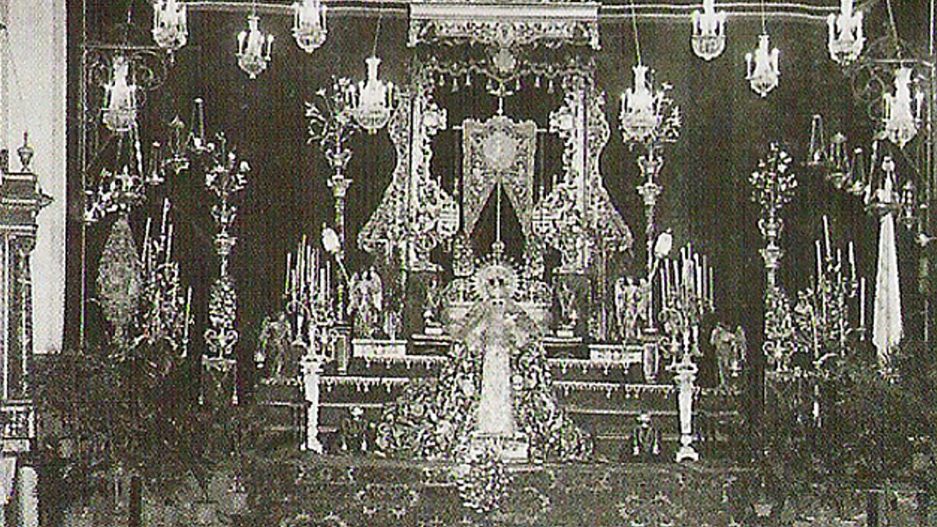 La candidatura de Feliciano Fernández propone celebrar en San Jacinto el centenario del primer besamanos de la Esperanza de Triana
