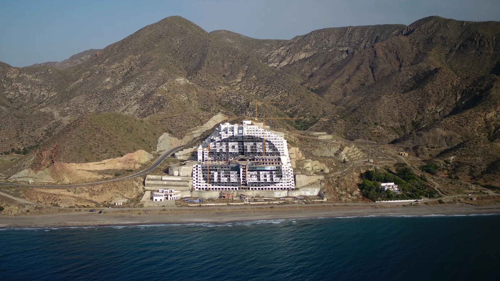 Hotel-Algarrobico