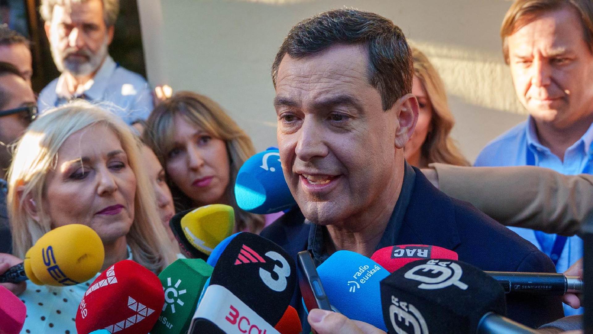 Los 10.000 votos de Jaén y los 11.000 de Granada que separan de la ‘absoluta’ a un PP que insiste en «gobernar en solitario»