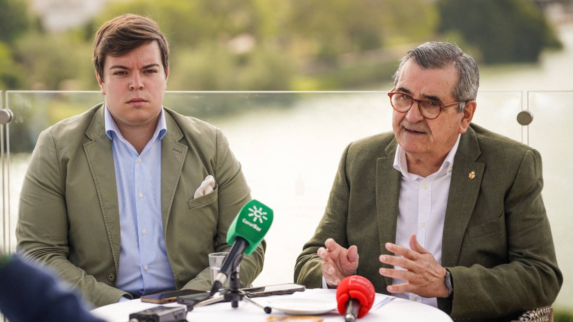 La candidatura de Feliciano Fernández a la Esperanza de Triana propone recuperar el cuarto puesto en la Madrugá y que los músicos de las Tres Caídas dejen de pagar papeleta de sitio