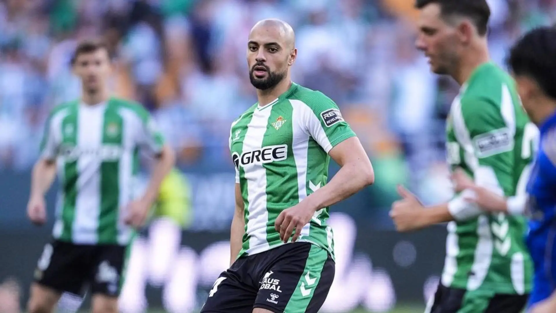 Sofyan-Amrabat-en-el-Real-Betis-Real-Oviedo