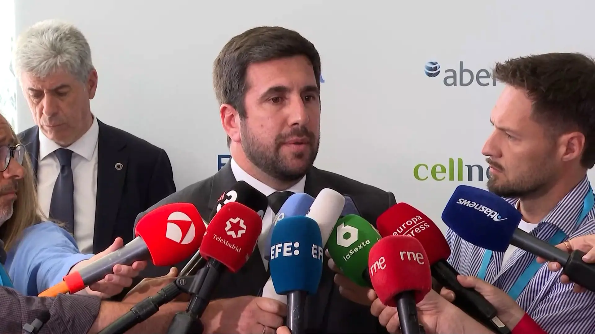 Enrique Riquelme ante los medios