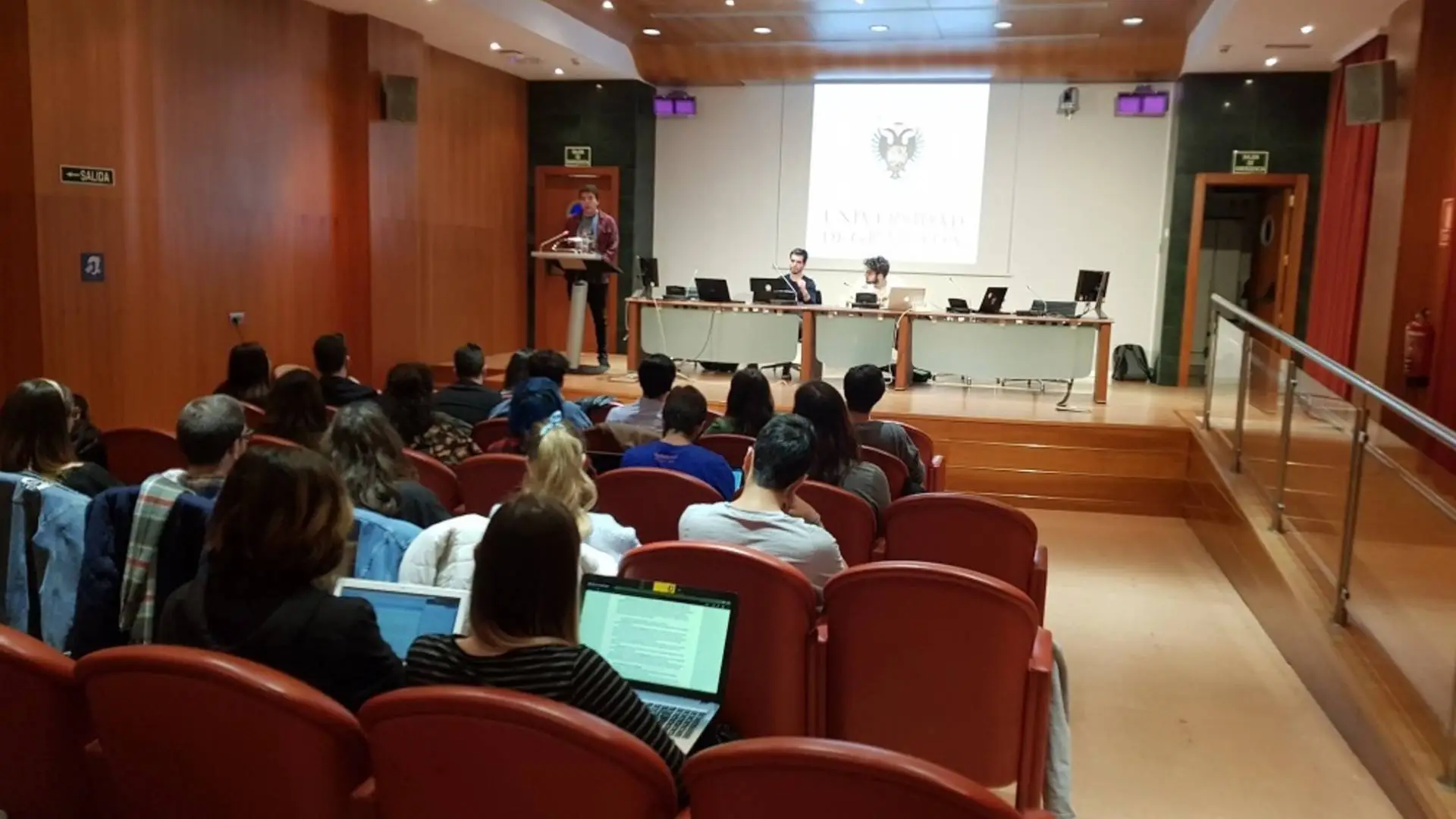 delegacion-estudiantes-ugr-1