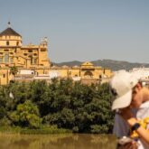 Ni-la-costa-se-libra-de-la-ola-de-calor-Andalucia-se-plaga-de-avisos-este-fin-de-semana-y-llegan-noches-torridas