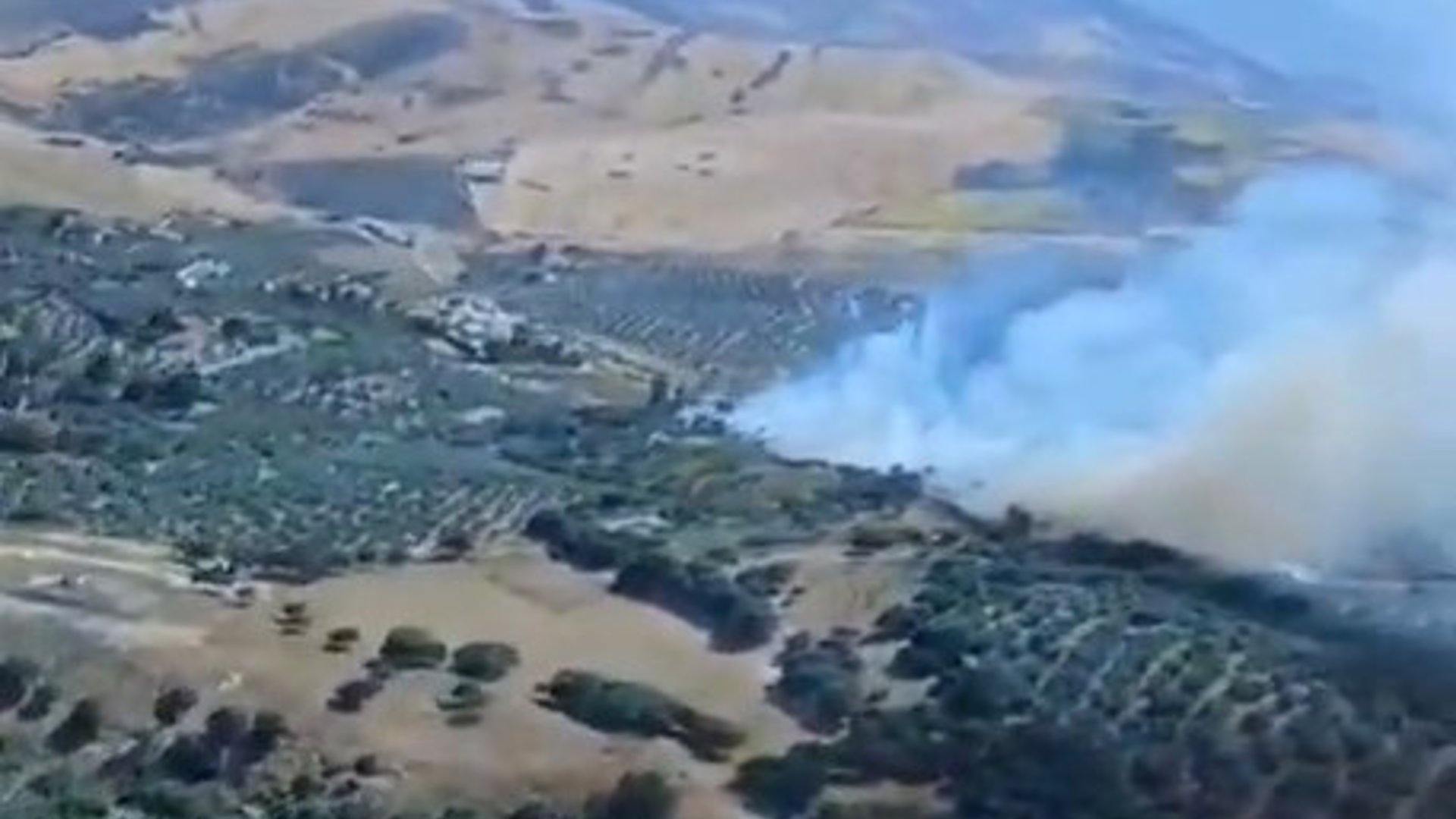 Extinguido el incendio forestal en Antequera que formó una gran columna de humo