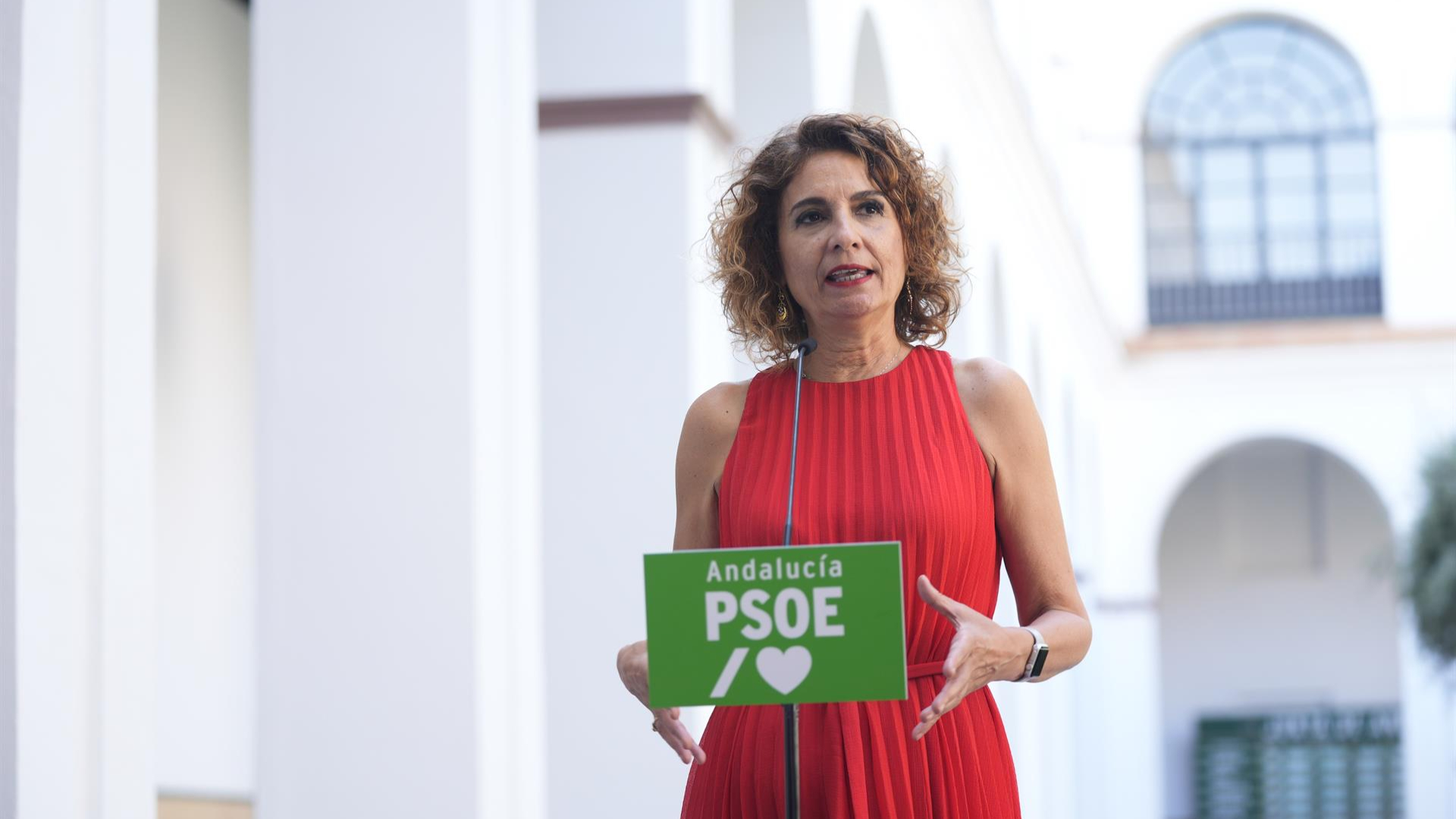 Maria-Jesus-Montero-renuncia-escano-Parlamento