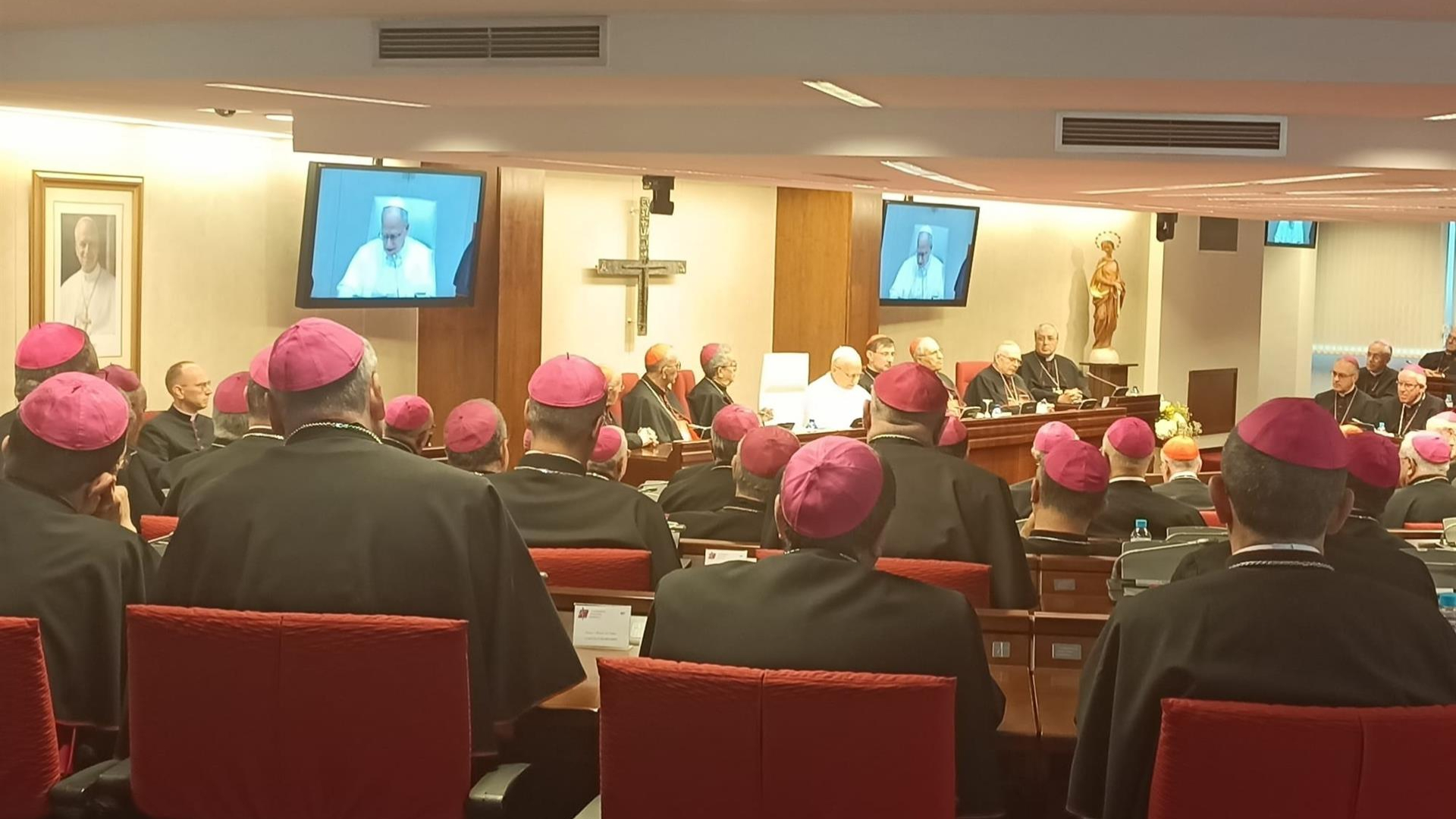 León XIV propone a Granada como modelo de evangelización ante los obispos de España