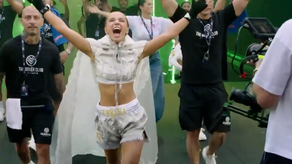 Fabiana Sevillano entra con ‘El Galileo’ de Virgen de los Reyes a su combate en La Velada