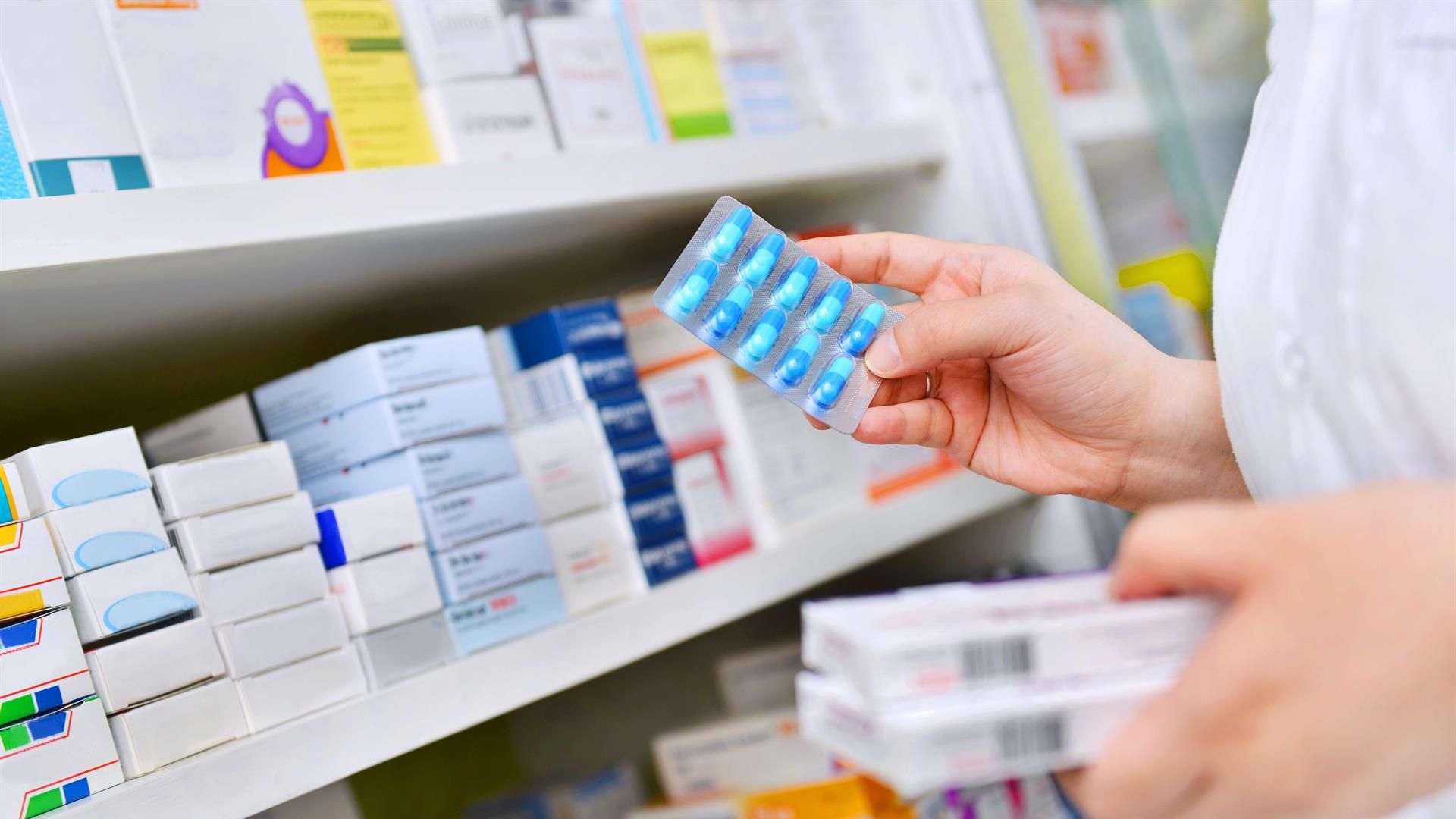 A juicio un extrabajador acusado de colocar una cámara oculta en el baño de una farmacia de Sevilla