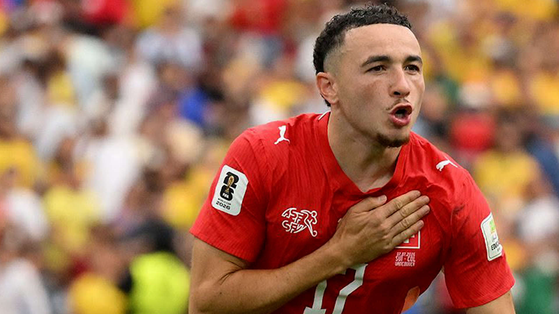Imagen-de-Ruben-Vargas-celebrando-el-pase-de-Suiza-ante-Colombia