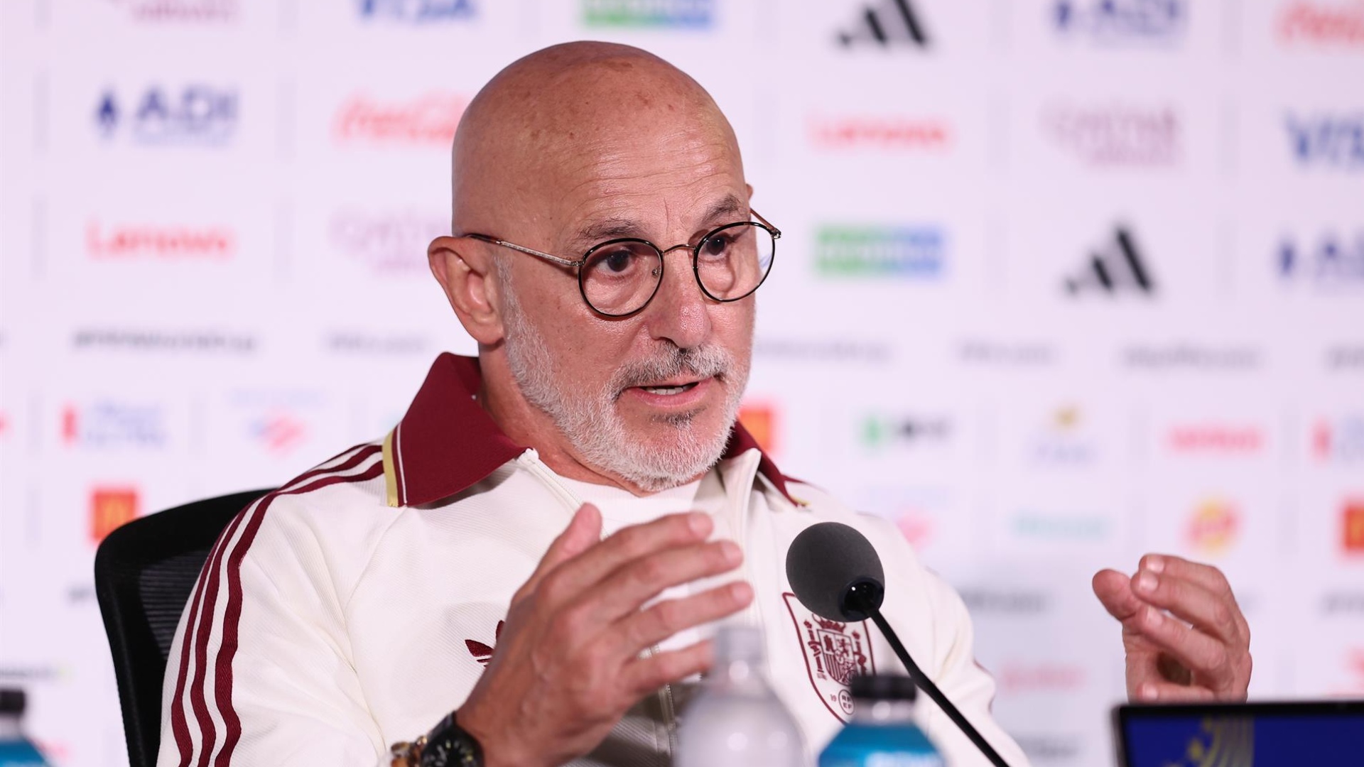 Luis de la Fuente en rueda de prensa
