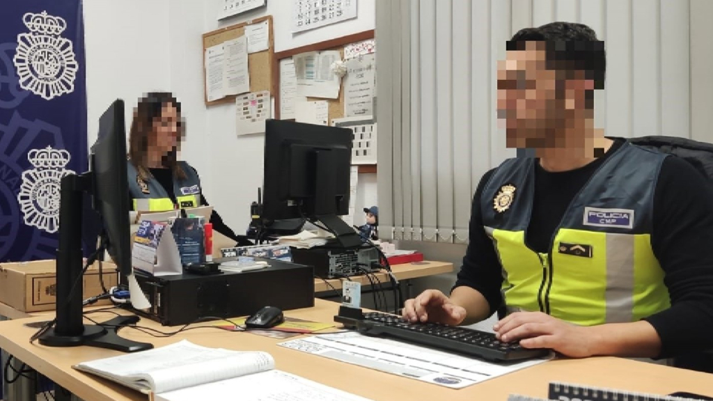 Detenido un hombre en Málaga por presunta estafa y robo con violencia a personas mayores en cajeros automáticos