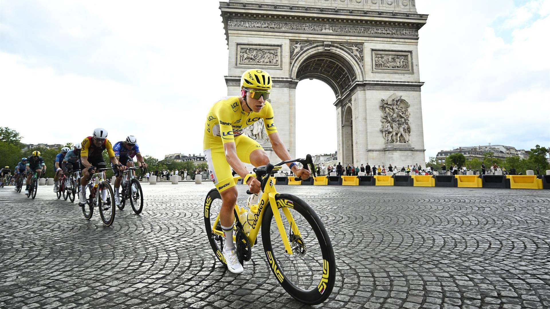 Pogacar agranda su leyenda tras ganar su quinto Tour de Francia: iguala la marca de Miguel Indurain