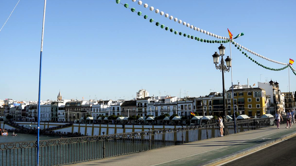 Velá de Santa Ana 2026: horarios de las casetas, cambios de tráfico y transporte en Triana