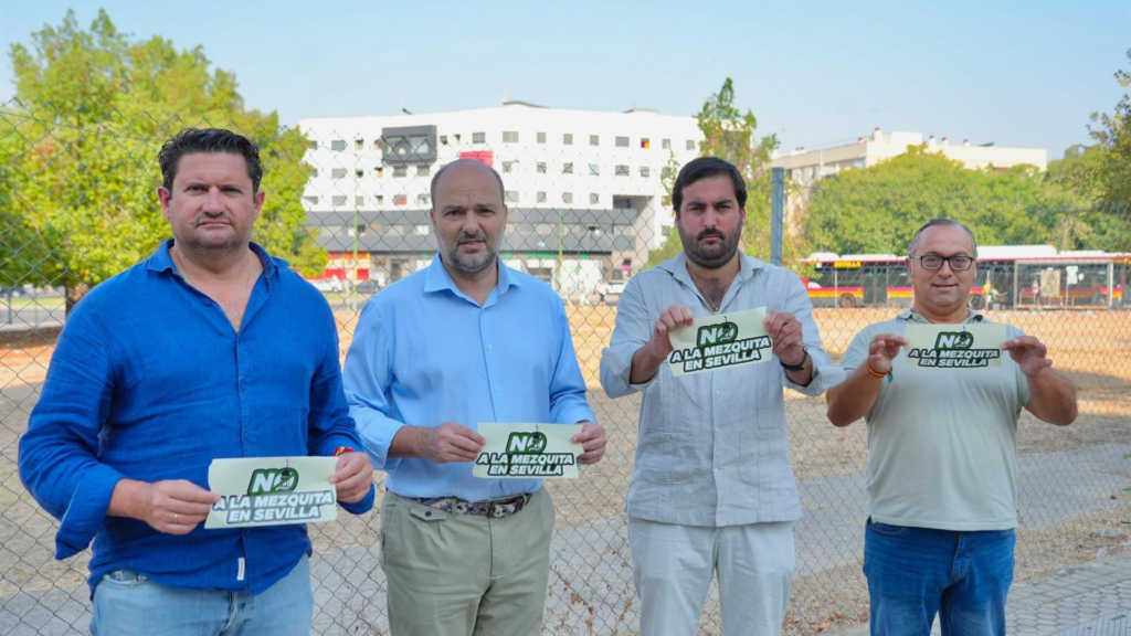 Vox lanza una recogida de firmas contra la mezquita de Sevilla y llama a los vecinos a movilizarse