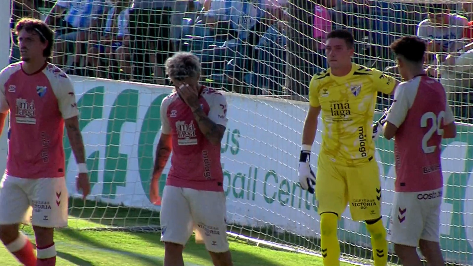 El Málaga encaja su primer tanto de la pretemporada con un gol olímpico
