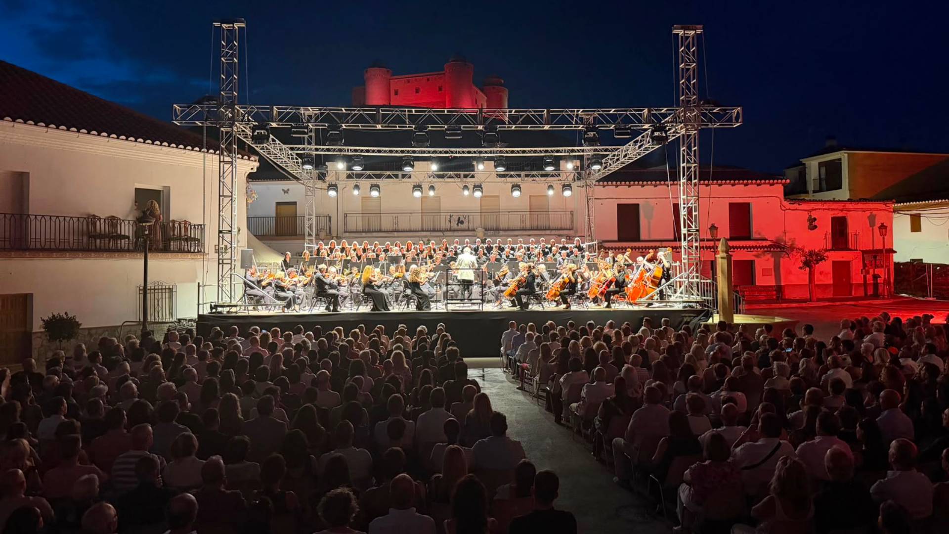 Un concierto a los pies del Castillo de La Calahorra