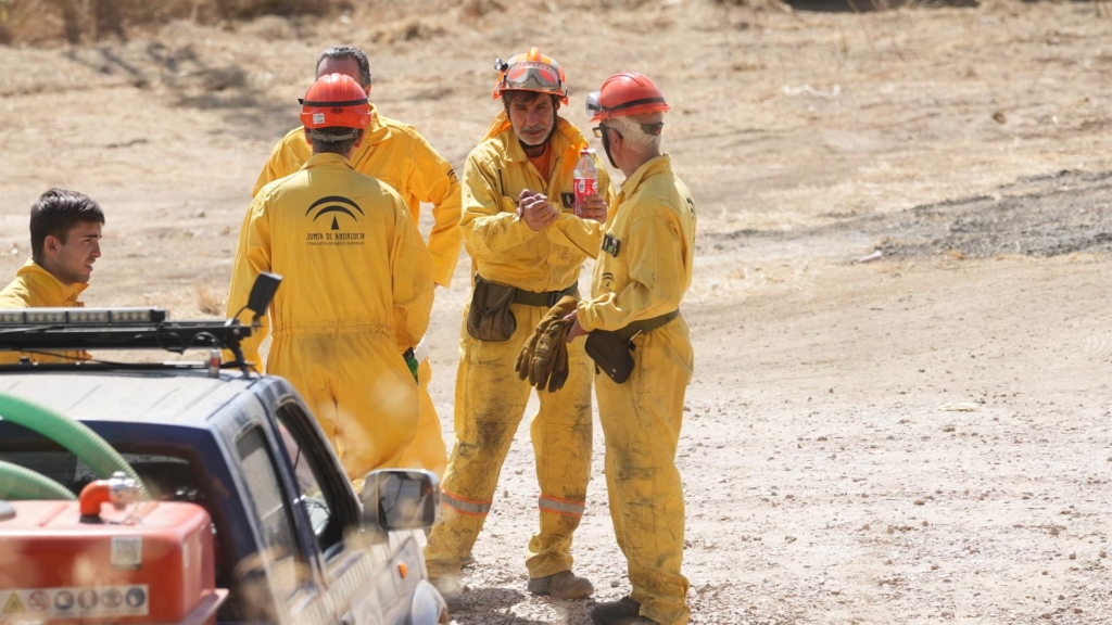 Controlado el incendio forestal de Cerro Muriano: los 274 desalojados vuelven a casa