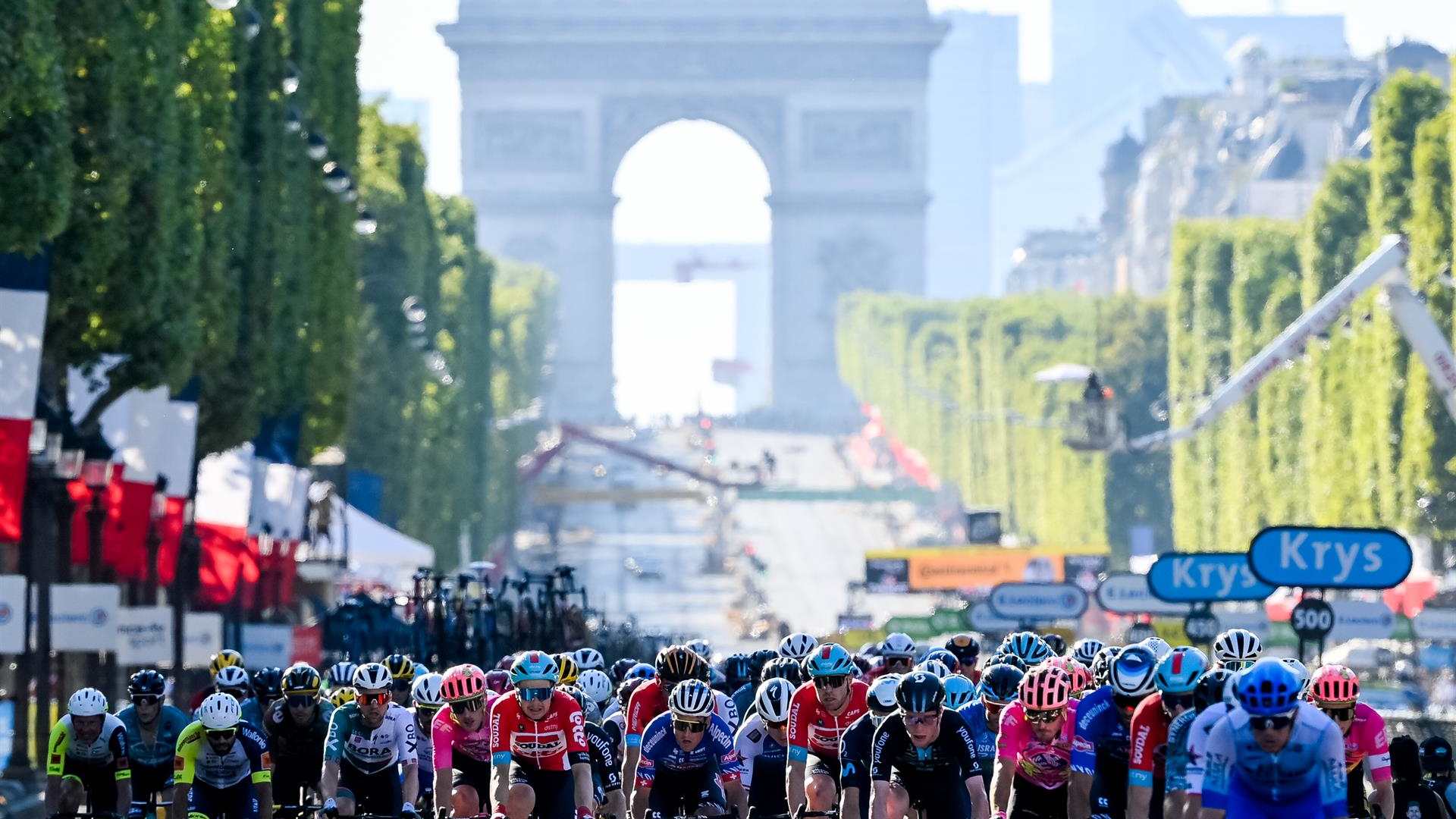 El Tour de Francia reduce 44 kilómetros su etapa final por los incendios