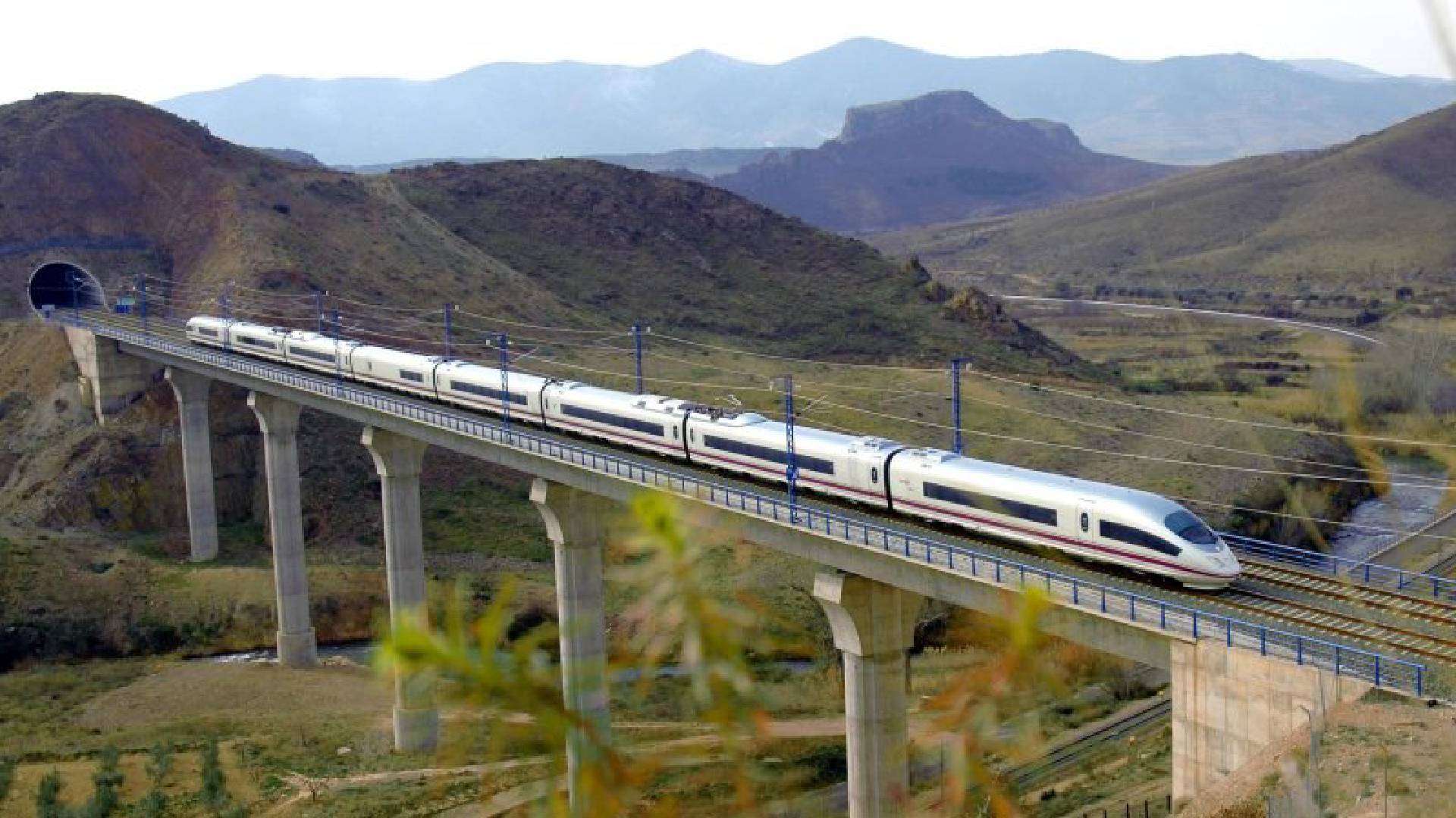 El plan de Adif en las obras Madrid-Algeciras: vías alternativas para el Puerto y autobuses para viajeros