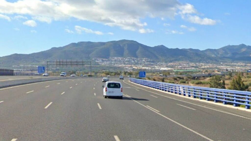 Muere un peatón tras ser atropellado de madrugada en la carretera A-7 a su paso por Málaga