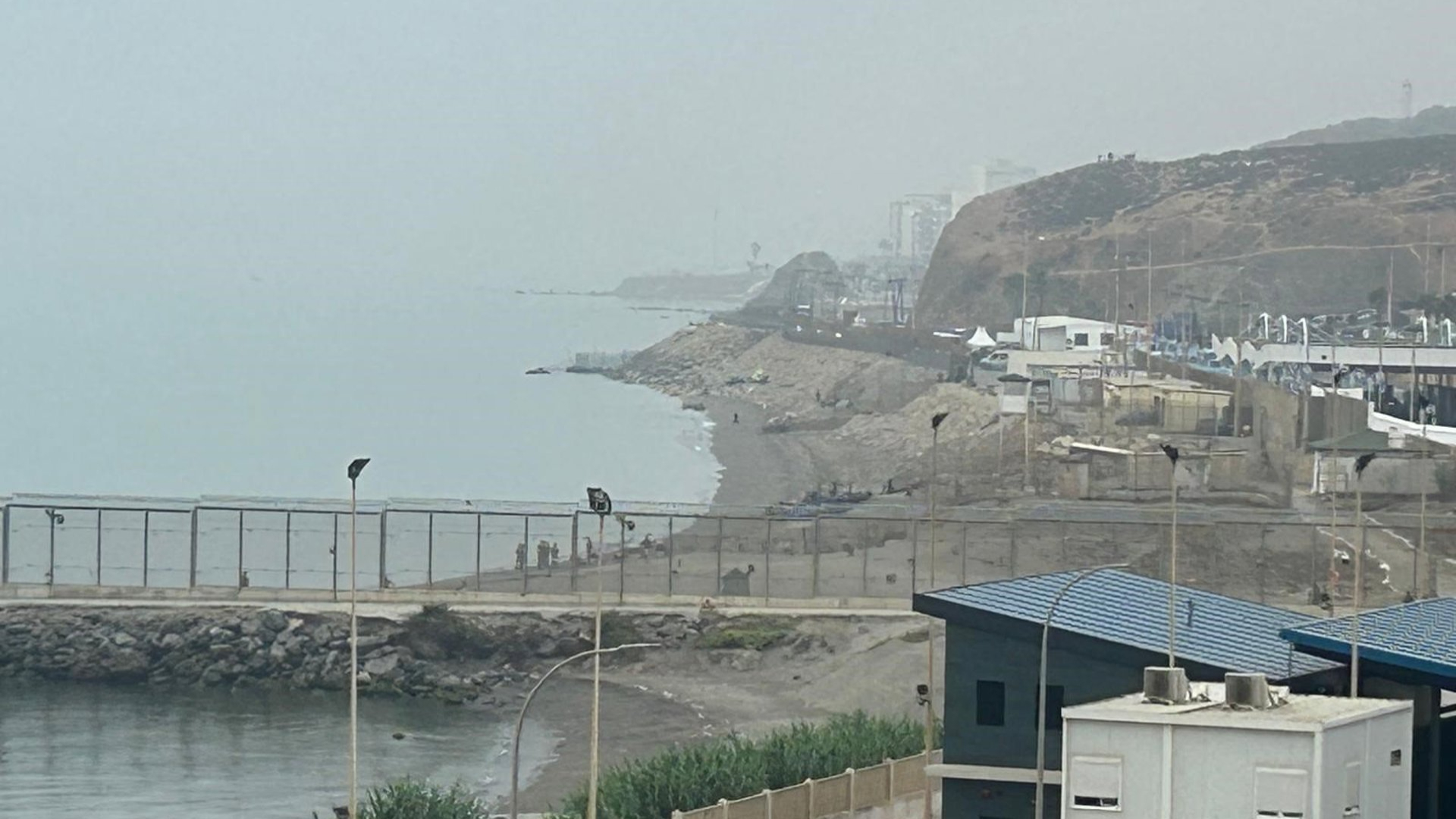 Calma en la frontera de Ceuta tras el aviso y un refuerzo histórico de las autoridades marroquíes