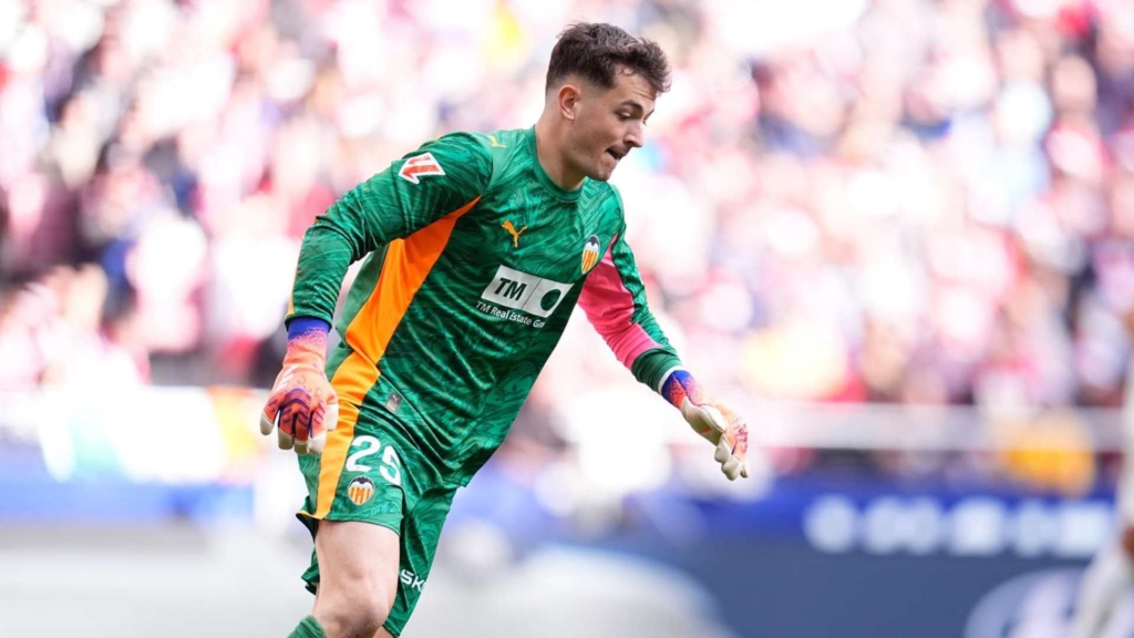 El Racing de Santander ficha al portero ‘parapenaltis’ del Athletic Julen Agirrezabala