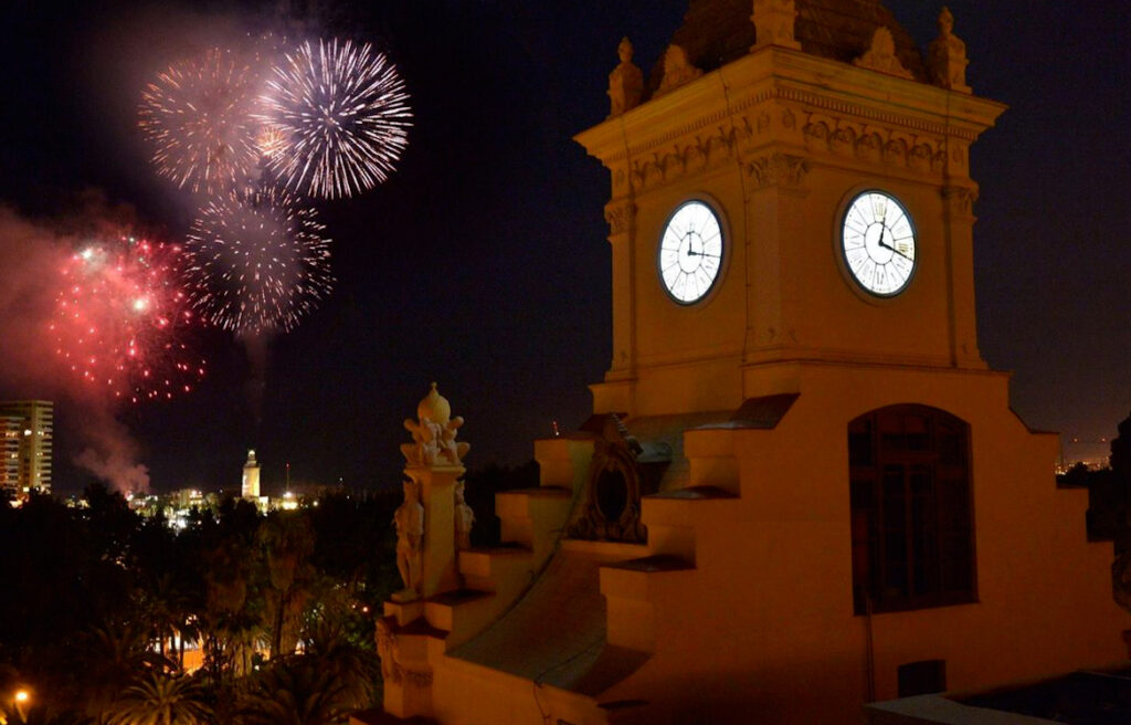 ¡Málaga se va de Feria! La ciudad, ya engalanada, arranca su semana más esperada del año